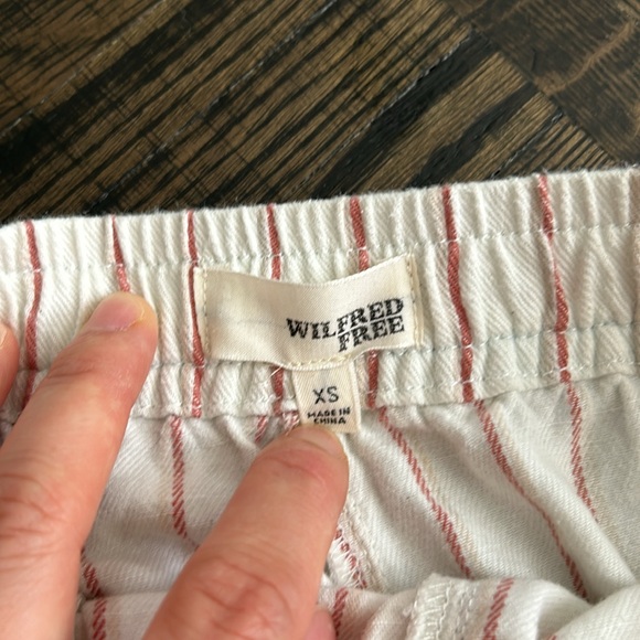 Aritzia Wilfred Free Striped Pull-on Shorts White XS - Picture 4 of 10